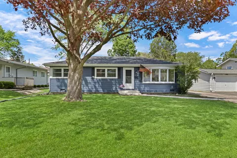 262 Normandy Ln, Grayslake, IL 60030