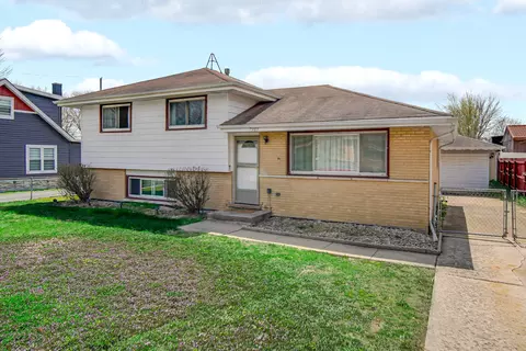 7305 W 75th St, Bridgeview, IL 60455