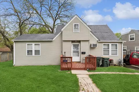 403 Highmoor Dr, Round Lake Park, IL 60073