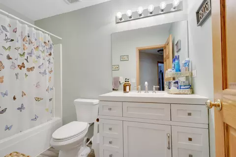 Bath - 7404 Fordham Ln, Plainfield, IL 60586 photo 3 of 3