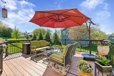 Exterior - 321 Bryan Dr, Cary, IL 60013 photo 4 of 7