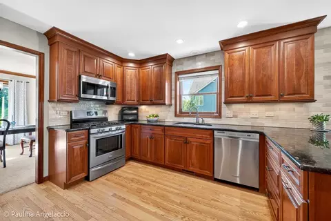 Kitchen - 321 Bryan Dr, Cary, IL 60013 photo 1 of 5