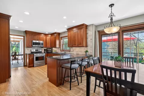 Kitchen - 321 Bryan Dr, Cary, IL 60013 photo 5 of 5