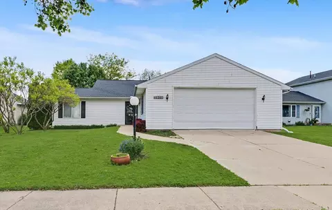 3403 Timberline Dr, Champaign, IL 61822