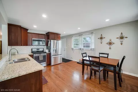 Kitchen - 29 W 31st Pl, Steger, IL 60475 photo 2 of 2