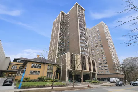 6325 N Sheridan Rd #1808, Chicago, IL 60660