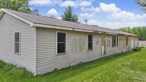 2183 Railroad St, Lodge, IL 61856