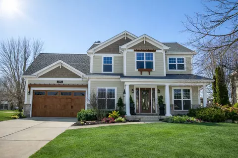 2203 Brookwood Dr, South Elgin, IL 60177