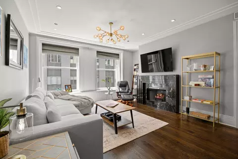 Living - 159 E Walton Pl #12D, Chicago, IL 60611 photo 2 of 5