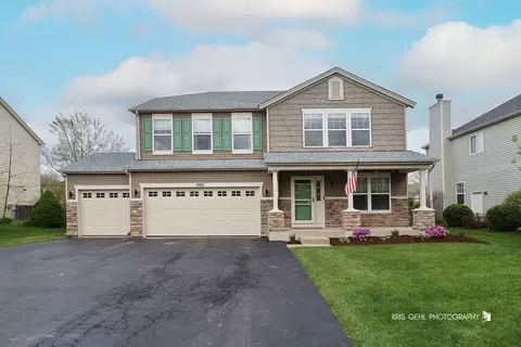 992 Mackenzie Dr, Antioch, IL 60002