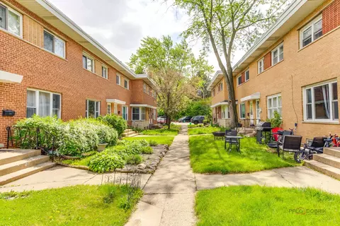 32 N Albert St, Mount Prospect, IL 60056