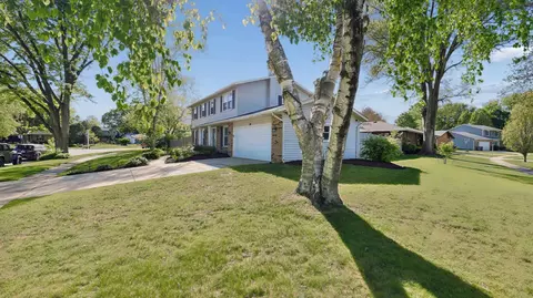Exterior - 88 Devonshire Cir, Elgin, IL 60123 photo 3 of 7