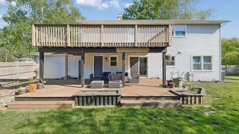 Exterior - 88 Devonshire Cir, Elgin, IL 60123 photo 5 of 7