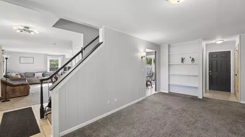 Entry Way - 88 Devonshire Cir, Elgin, IL 60123 photo 2 of 2