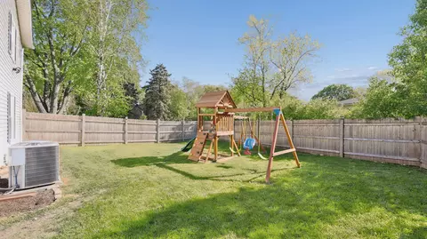 Exterior - 88 Devonshire Cir, Elgin, IL 60123 photo 7 of 7