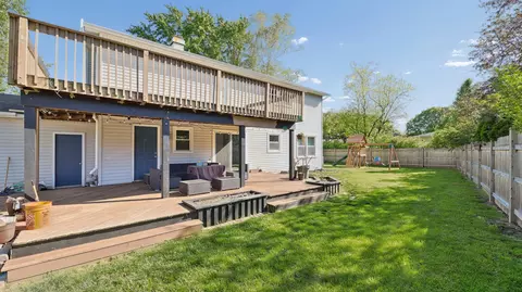 Exterior - 88 Devonshire Cir, Elgin, IL 60123 photo 6 of 7