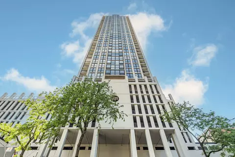 1122 N Clark St #1710, Chicago, IL 60610