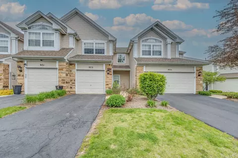 973 Mesa Dr, Lake In The Hills, IL 60156