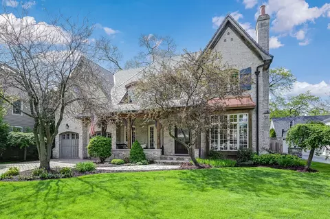 445 Ridge Ave, Clarendon Hills, IL 60514