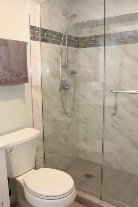 Bath - 4740 Whitehall Ct, Algonquin, IL 60102 photo 9 of 10