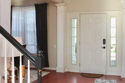 Entry Way - 4740 Whitehall Ct, Algonquin, IL 60102 photo 4 of 20