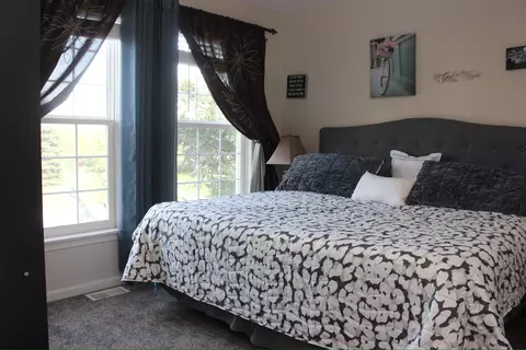 Bedroom - 4740 Whitehall Ct, Algonquin, IL 60102 photo 3 of 6