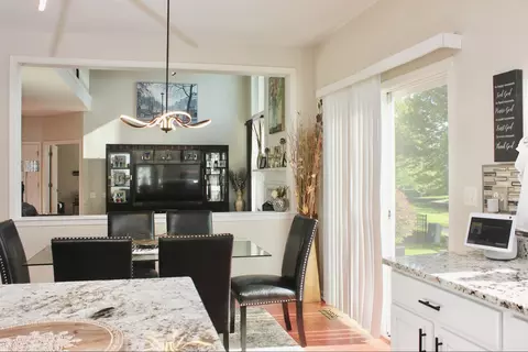 Dining - 4740 Whitehall Ct, Algonquin, IL 60102 photo 3 of 5