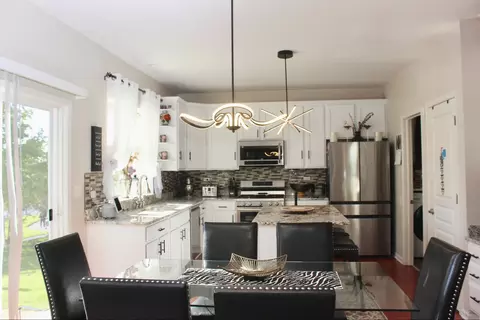 Kitchen - 4740 Whitehall Ct, Algonquin, IL 60102 photo 1 of 8
