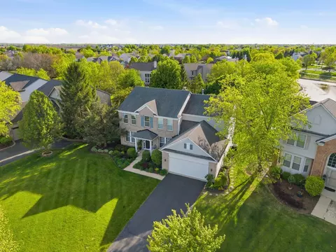 View/Area - 4740 Whitehall Ct, Algonquin, IL 60102 photo 2 of 4