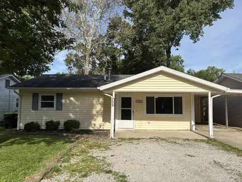 1006 S Eastview Dr, Tuscola, IL 61953