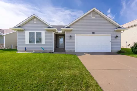 1629 W 71st St, Davenport, IA 52806