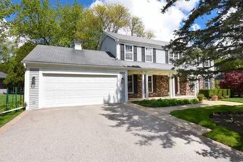 545 Sedgwick Dr, Libertyville, IL 60048