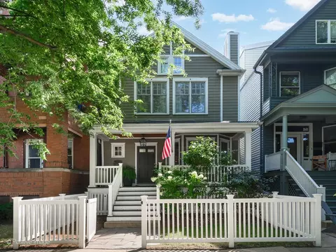 3653 N Bosworth Ave, Chicago, IL 60613