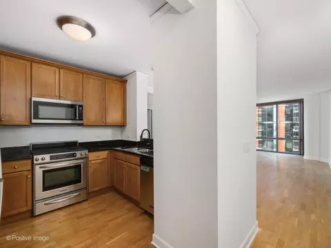 Kitchen - 450 E Waterside Dr #606, Chicago, IL 60601 photo 1 of 3