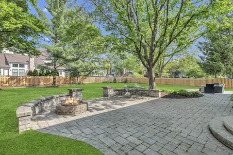 2045 Somerset Ln, Wheaton, IL 60189 photo 50