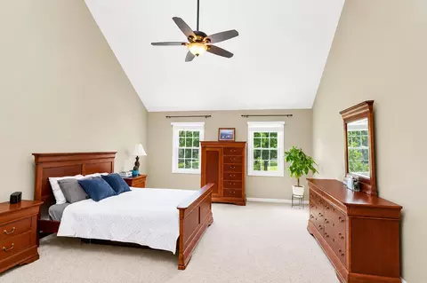 2045 Somerset Ln, Wheaton, IL 60189 photo 23