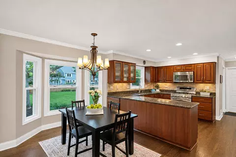 2045 Somerset Ln, Wheaton, IL 60189 photo 15