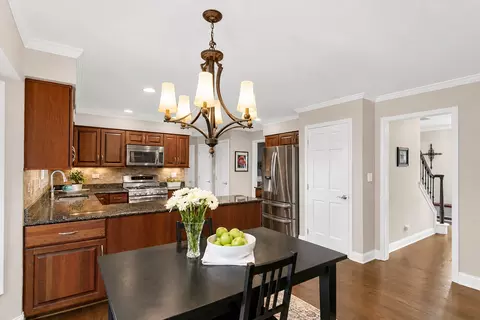 2045 Somerset Ln, Wheaton, IL 60189 photo 14