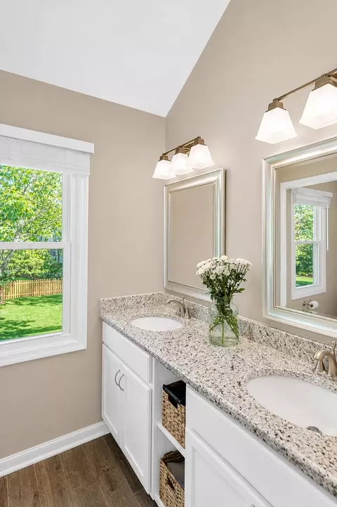 2045 Somerset Ln, Wheaton, IL 60189 photo 27