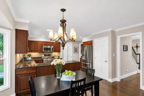 2045 Somerset Ln, Wheaton, IL 60189 photo 16