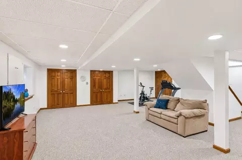 2045 Somerset Ln, Wheaton, IL 60189 photo 37
