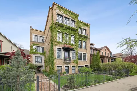 4410 N Hermitage Ave #2E, Chicago, IL 60640
