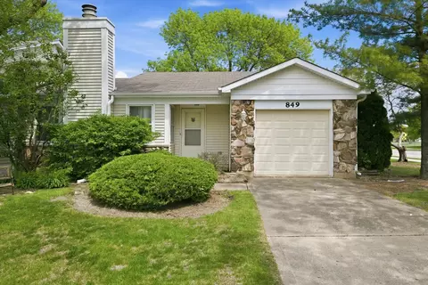 849 Colony Lake Dr, Schaumburg, IL 60194