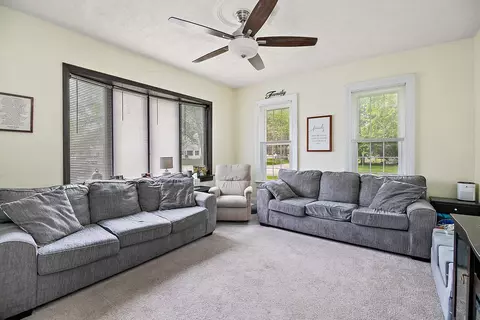 Living - 1205 S 7th Ave, Kankakee, IL 60901 photo 1 of 3