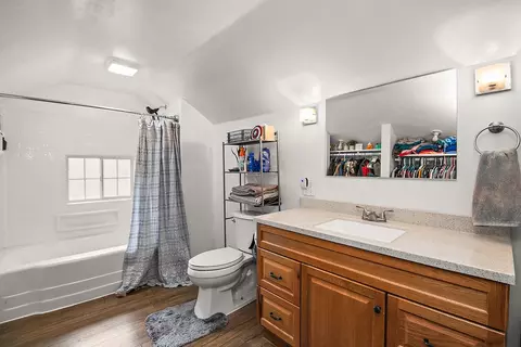 Bath - 1205 S 7th Ave, Kankakee, IL 60901 photo 2 of 2
