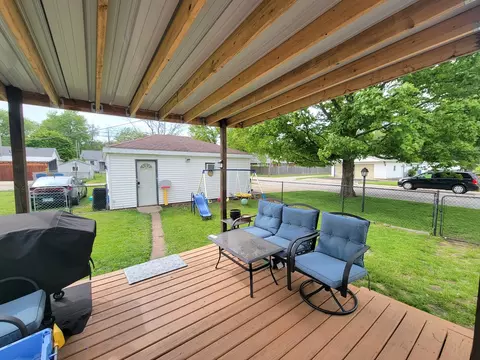 Exterior - 1205 S 7th Ave, Kankakee, IL 60901 photo 2 of 8