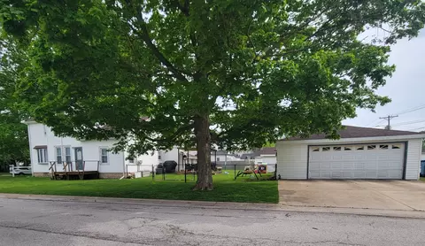 Exterior - 1205 S 7th Ave, Kankakee, IL 60901 photo 6 of 8