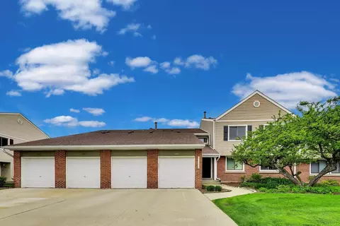 1068 Hidden Lake Dr #1068, Buffalo Grove, IL 60089