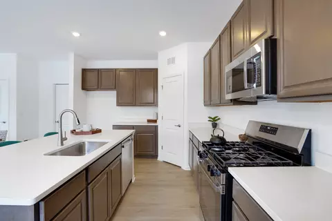 Kitchen - 549 Arye Dr, Elgin, IL 60124 photo 1 of 4