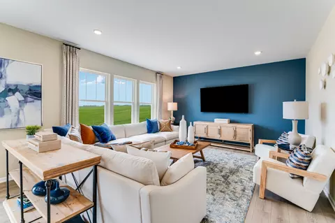 Living - 549 Arye Dr, Elgin, IL 60124 photo 3 of 4